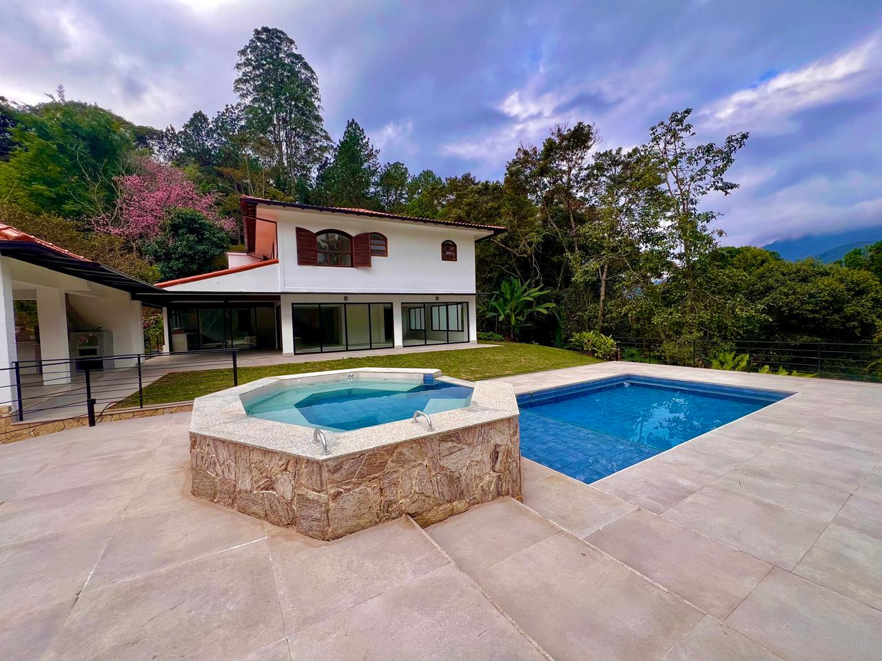 Conheça mais detalhes ARARAS - Casa - CVA167
