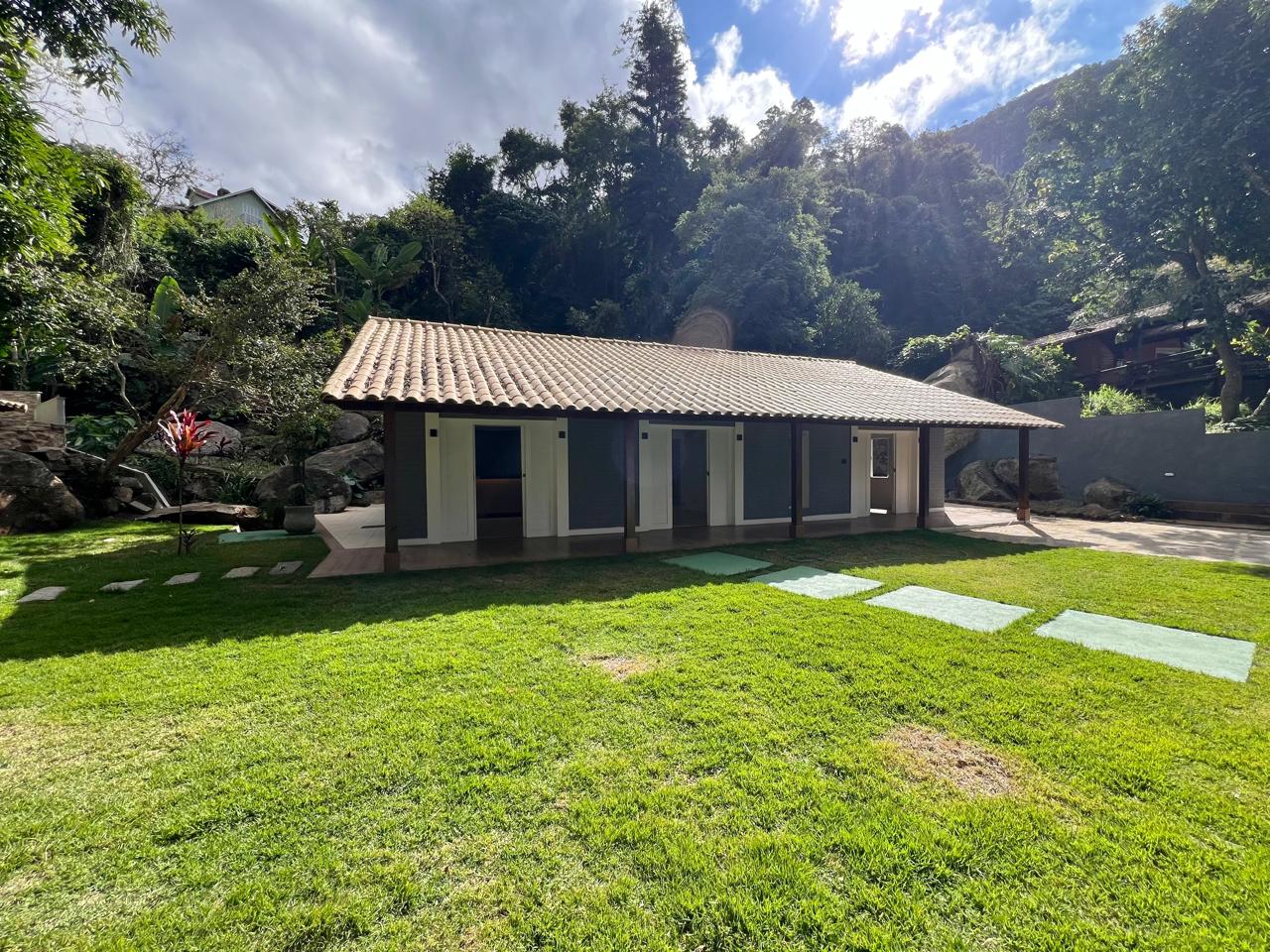 Conheça mais detalhes CORRÊAS - Casa - CVC137